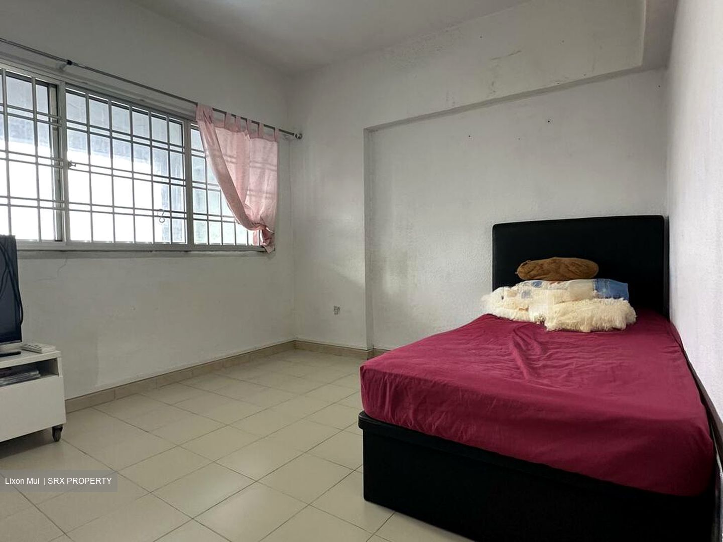 Blk 547 Jurong West Street 42 (Jurong West), HDB Executive #518165111